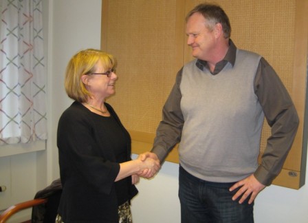 Lasse välkomnas till Styrud av VD, Kerstin Jansson Lasse välkomnas till Styrud av VD, Kerstin Jansson
