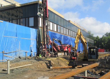 Borrade pålar vid Östra sjukhuset